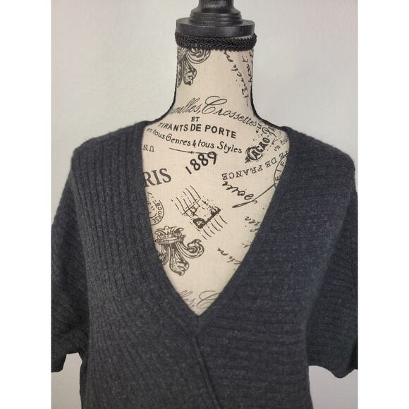 VINCE. Sweater Top Womens Sz S 100% Cashmere Asymmetric Rib Short Sleeves Gray - Picture 3 of 12